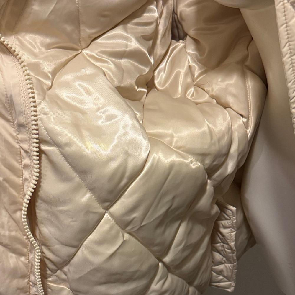 Abercrombie & Fitch Women's Beige Puffer Jacket - Picture 14 of 16
